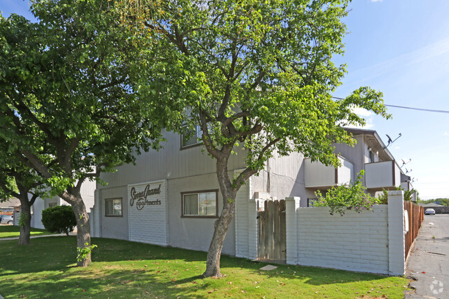 Building Photo - Sierra Grand Apartments