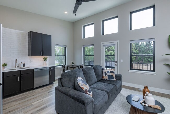 Interior Photo - Landings at Rush Creek