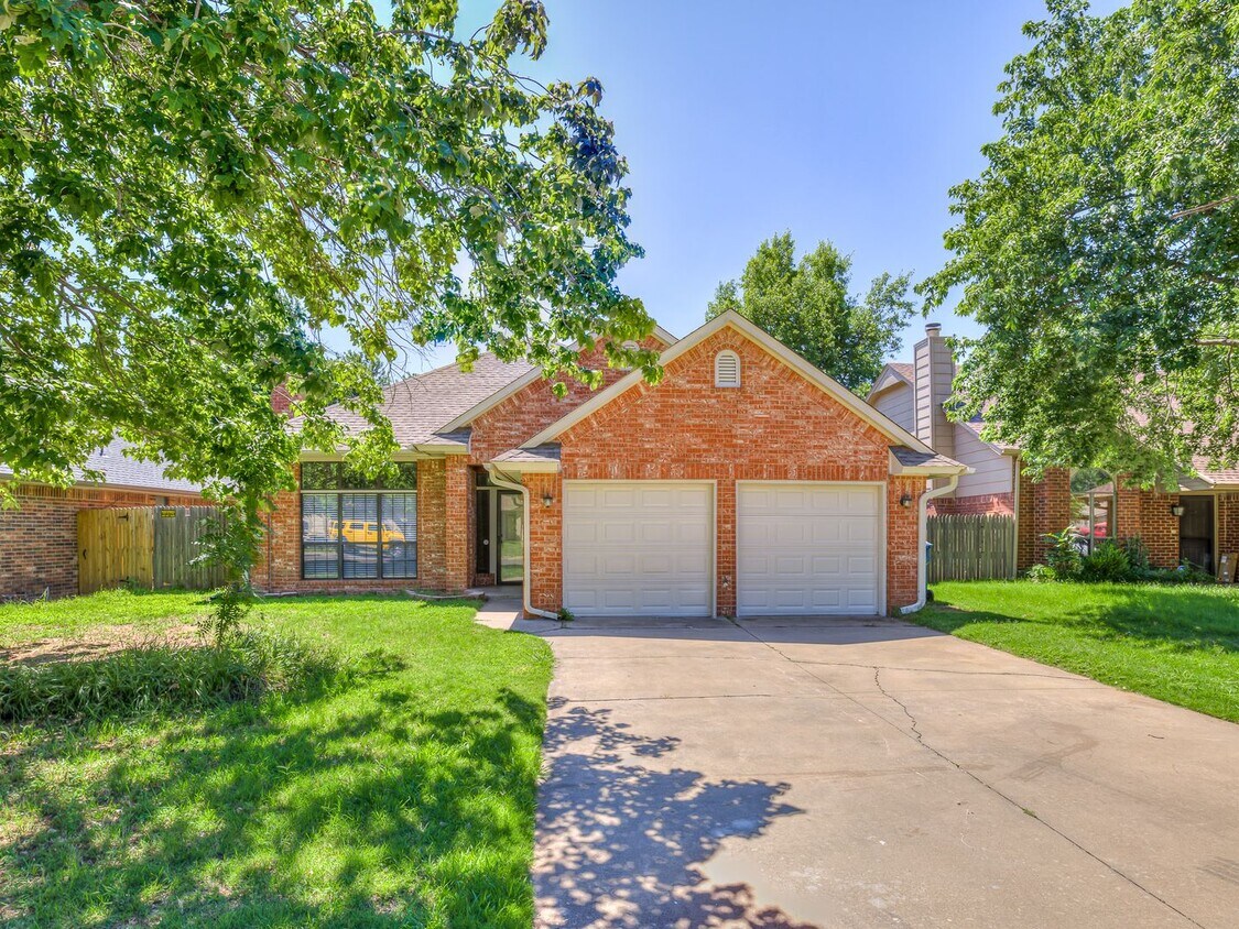 Foto principal - Beautifully remodeled home in Edmond + Edm...