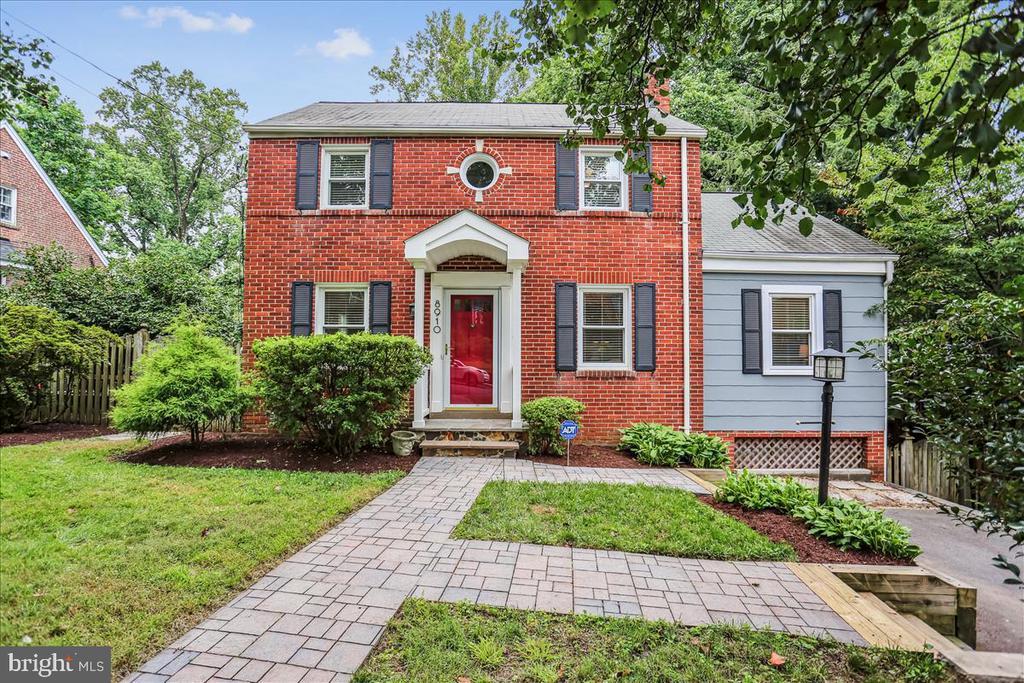 Foto principal - 8910 Bradford Rd