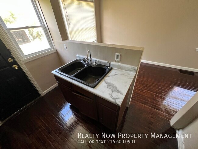 Foto del edificio - 3402 Westbury Rd