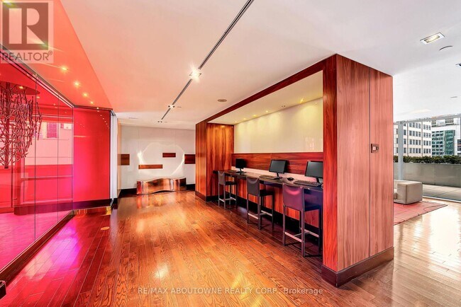 Building Photo - 80 John St