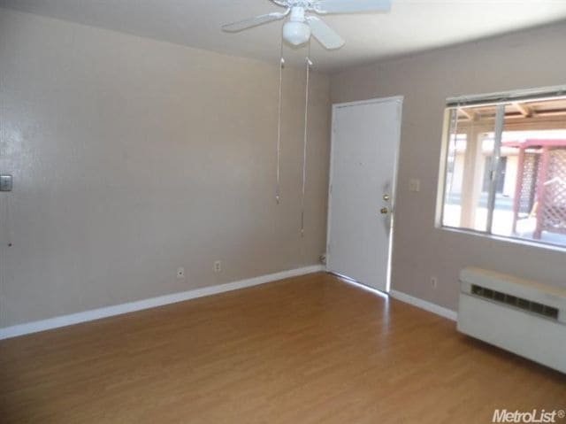 Building Photo - 894 El Camino Ave