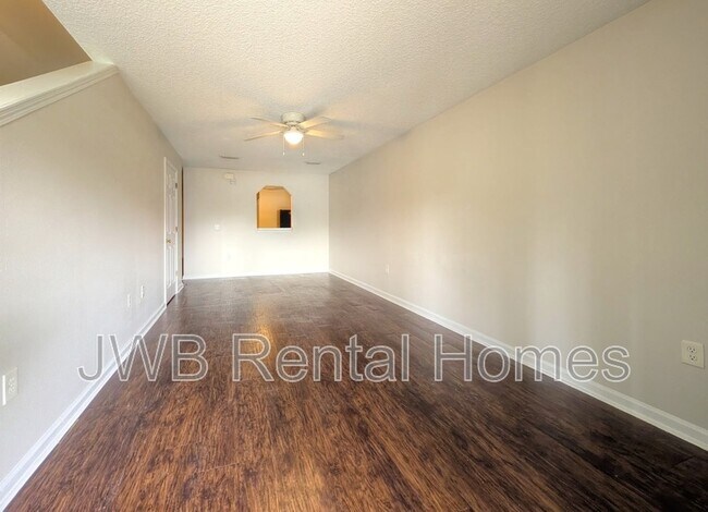 Foto del edificio - 8432 McGirts Village Ln