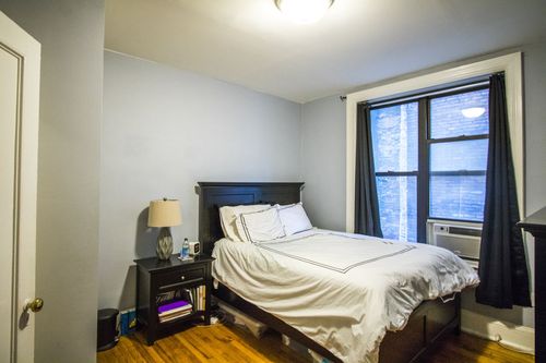 Foto del edificio - 321 W 22nd St
