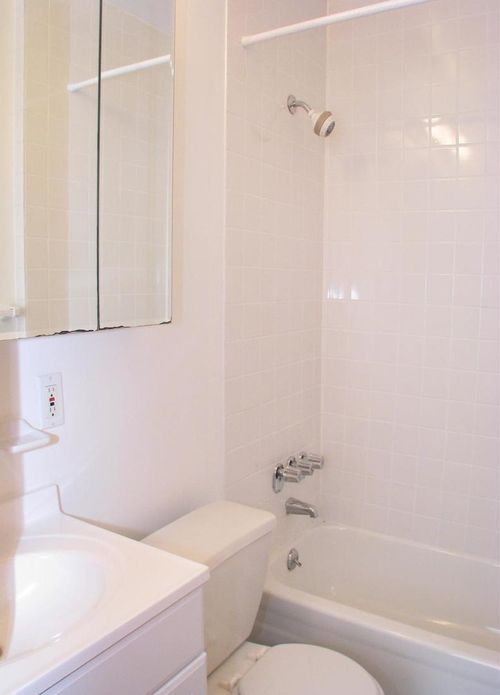 Building Photo - 356 W 48th St