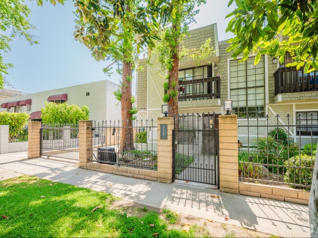 Building Photo - 4509 Vista Del Monte Ave