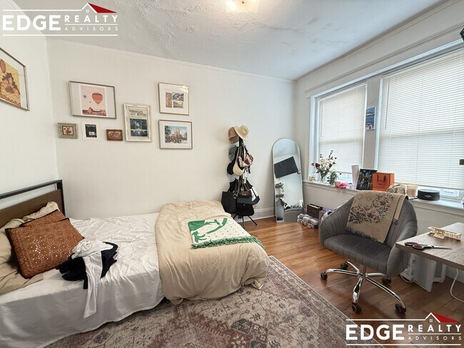 Foto del edificio - 130 Brainerd Rd