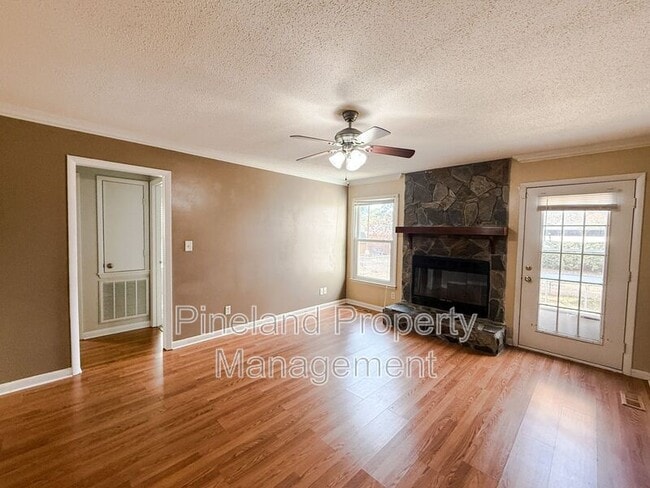 Foto del edificio - 6712 Carnforth Ct