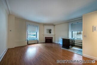 Building Photo - 62 Boylston St