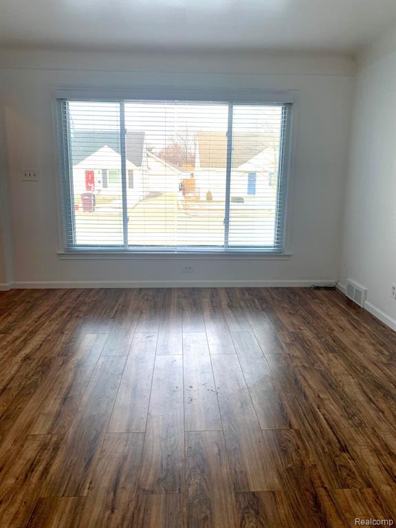 Foto del edificio - 8262 State Park