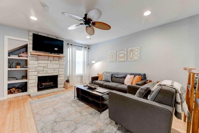 Building Photo - 3601 Menchaca Rd