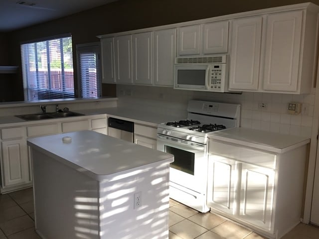 Foto del edificio - 4300 Brinker Ct