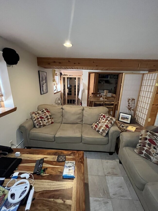 Foto del edificio - Spacious 1 Bedroom Apartment on West Pearl...