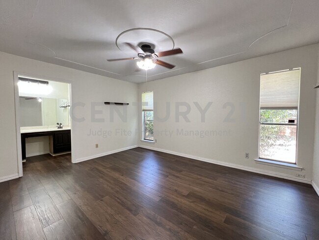 Foto del edificio - Beautiful 3/2/2 Home in Desirable Birdvill...