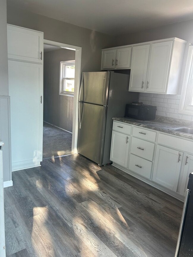 Foto del edificio - Cute 3 Bedroom, 1.5 Bath, with basement lo...