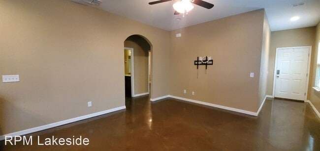 Building Photo - 4 br, 2 bath House - 2912 Whispering Trail...