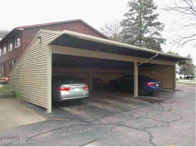 Building Photo - 2 br, 1.5 bath 4plex - 2211 Woodleaf St 22...
