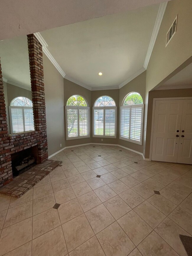 Foto del edificio - 3 Bed 3 Bath + Loft Anaheim Hills