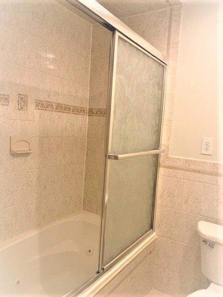 Jacuzzi bath - 123 Brunswick St