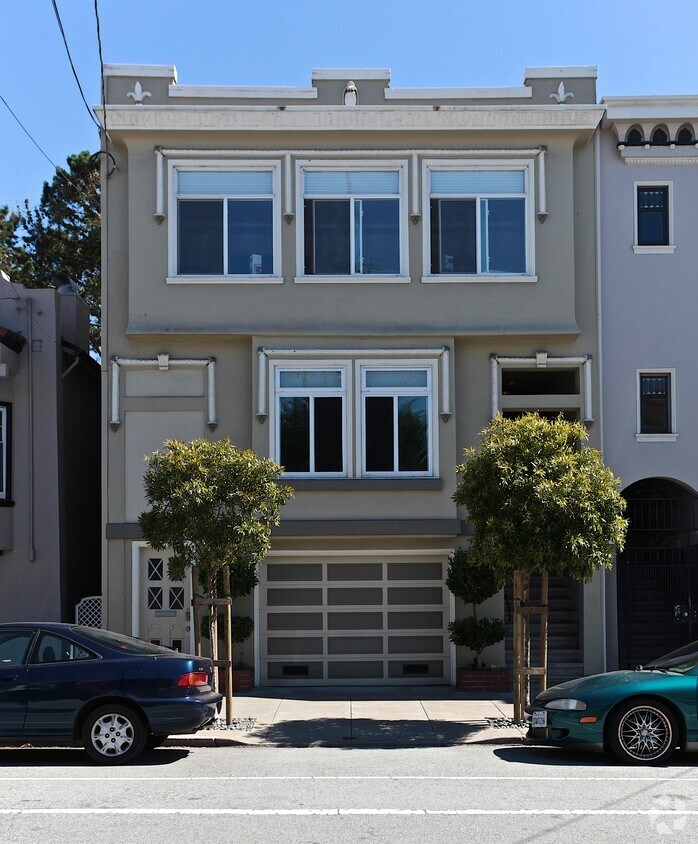 Foto principal - 1033 Cabrillo St