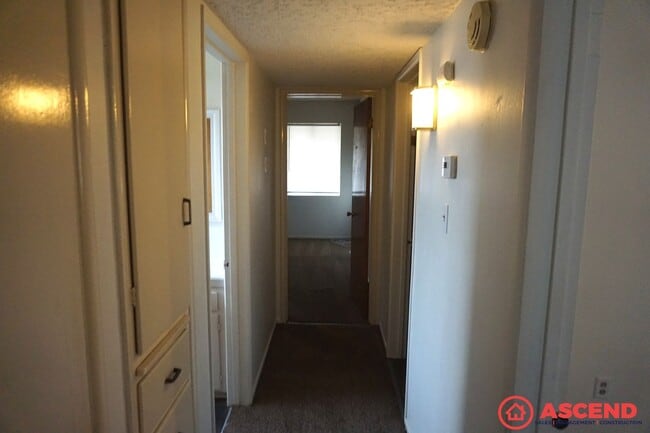 Building Photo - Spacious 3BD/2BA Home in Bakersfield's 93306 — Garage, Driveway, Backyard!