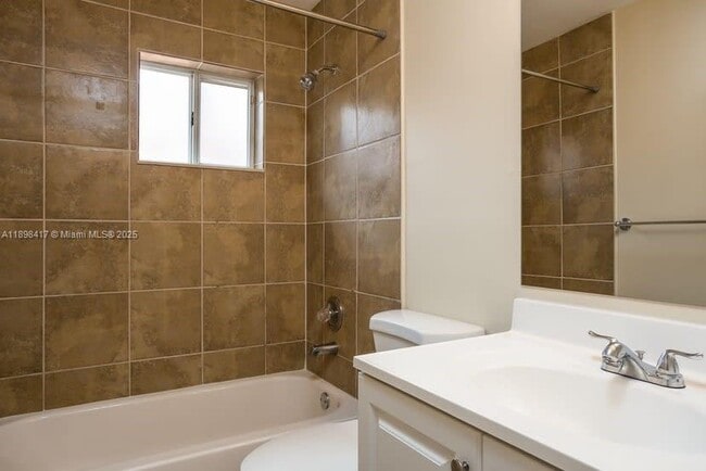 Foto del edificio - 7300 W 34th Ct
