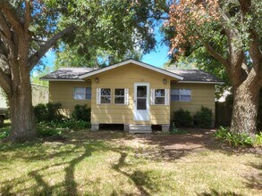 Building Photo - 1218 Woodward St