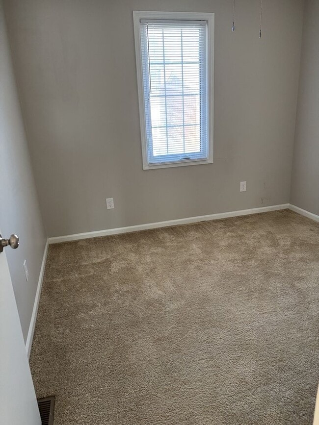 Building Photo - Beautiful Two-Story Home in Cayce