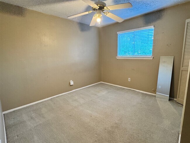 Foto del edificio - 8519 Church Light Ln