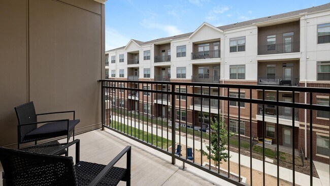 Foto del edificio - 4465 S Preston Rd