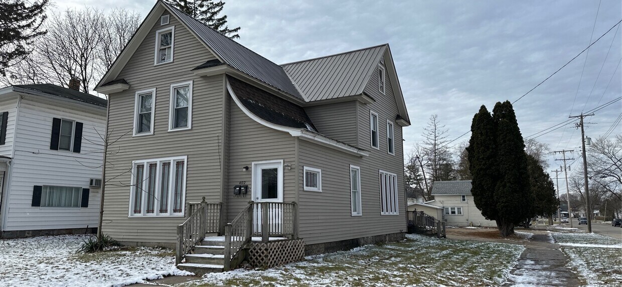 402 S Warren Ave, Big Rapids, MI 49307 Townhome Rentals in Big Rapids