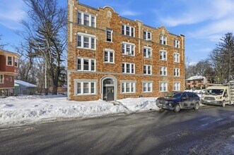 Building Photo - 62 Warner St