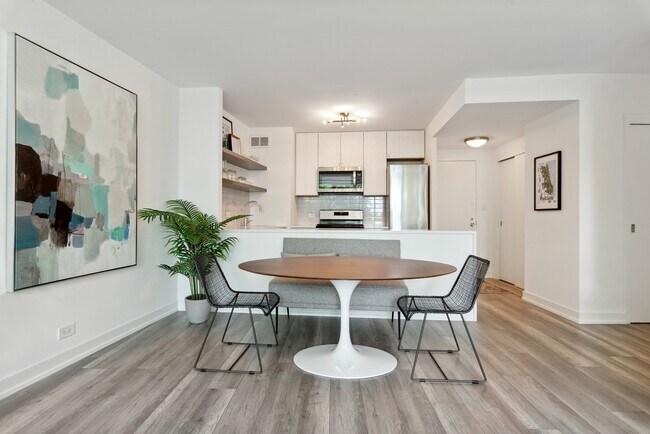 Foto del edificio - 1150 N Lake Shore Dr.