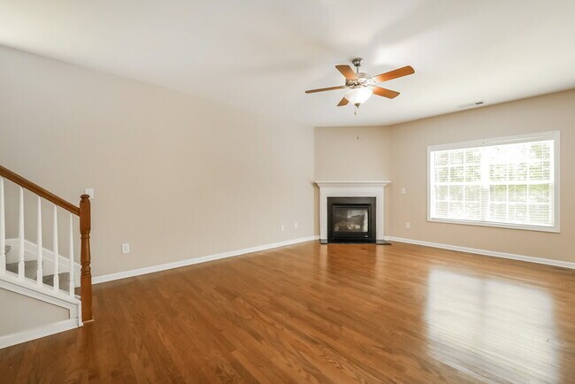 Foto del edificio - 529 Crestmont Ln