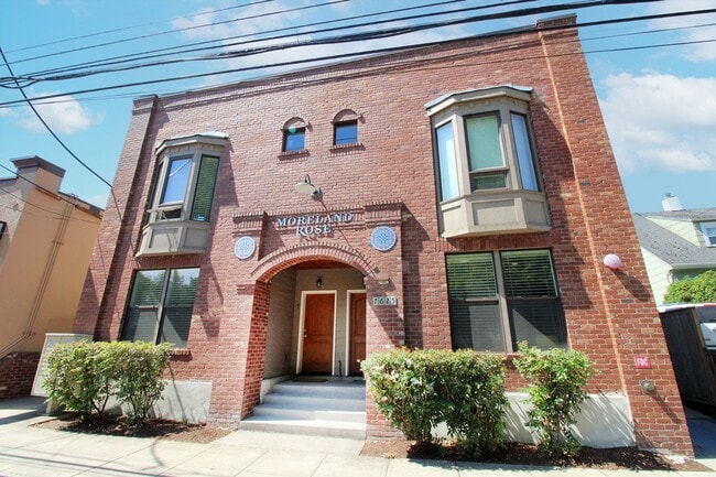 Building Photo - 7625 SE Milwaukie Ave