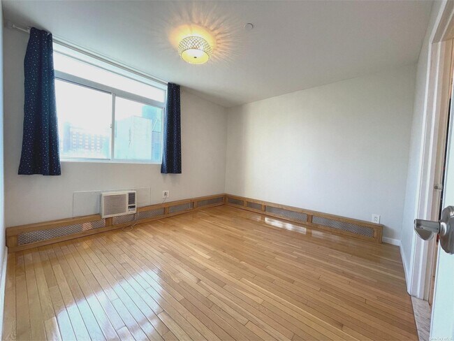 Building Photo - 135-37 37th Avenue