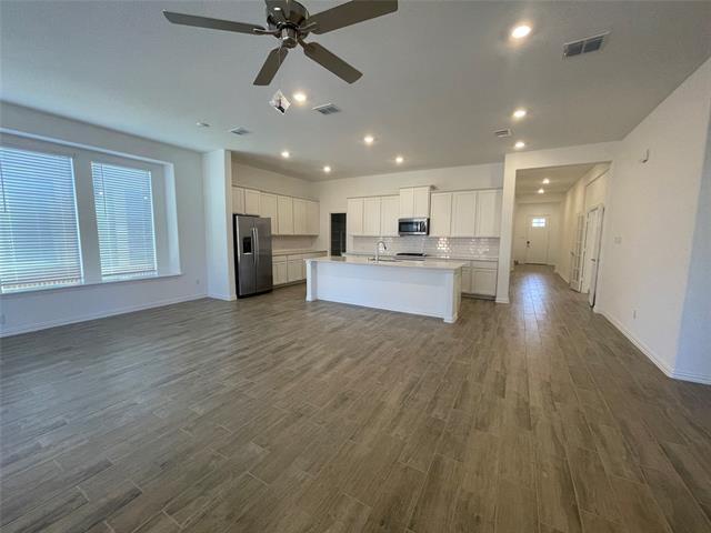 Building Photo - 3104 Cottonwood Ln