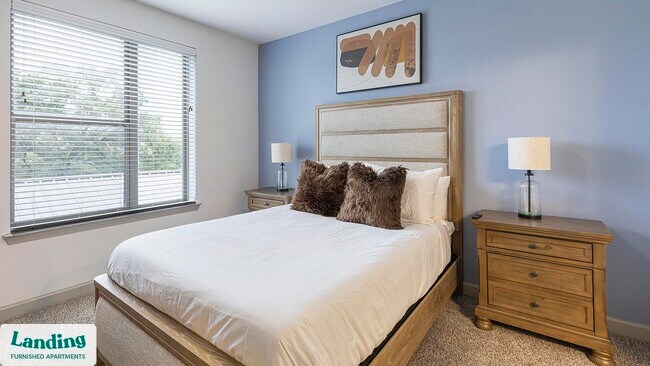 Foto del edificio - 2800 NE Green Oaks Blvd