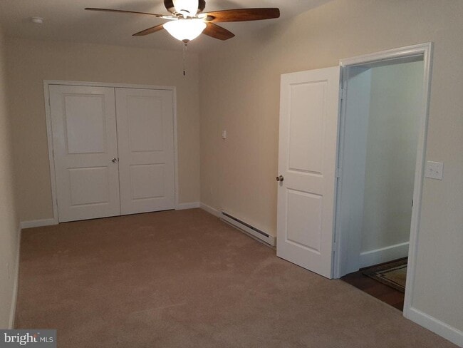 Building Photo - 811 Berryville Ave