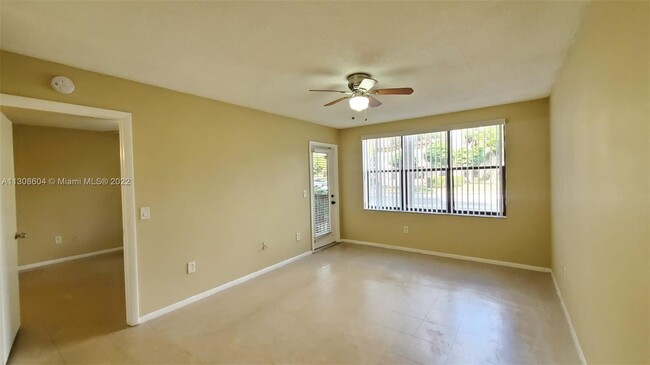 Foto del edificio - 4581 W McNab Rd
