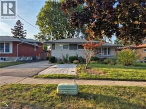 Building Photo - 11 Duncairn Ave