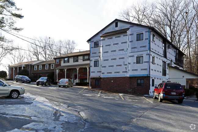 Building Photo - Edgewood Park Apartments