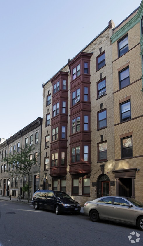 Primary Photo - 33 Cunard St
