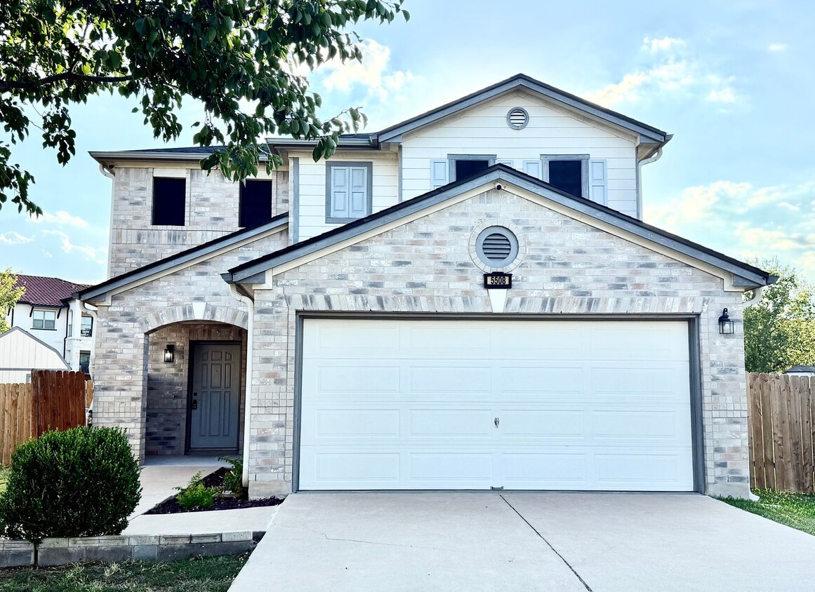 Foto principal - Spacious Inside & Out!