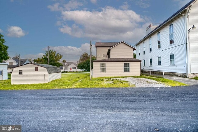 Foto del edificio - 359 Old Bayview Rd