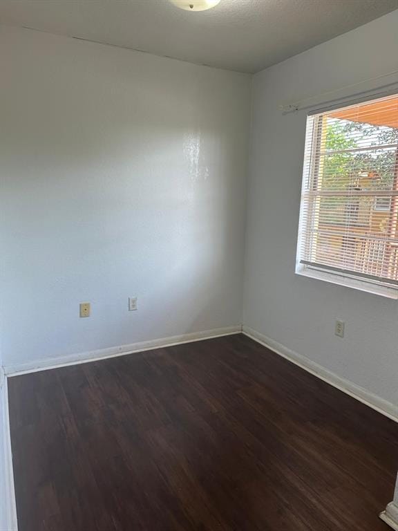 Foto del edificio - 747 Wyman Ct