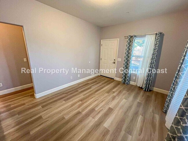 Foto del edificio - AVAILABLE NOW - Charming Atascadero Home -...