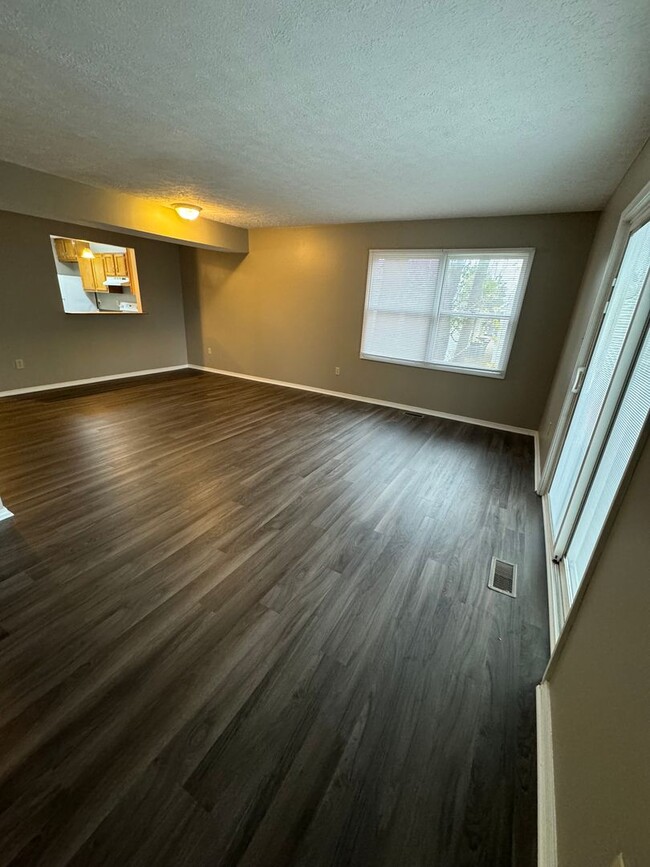 Building Photo - 1310 S Madison St