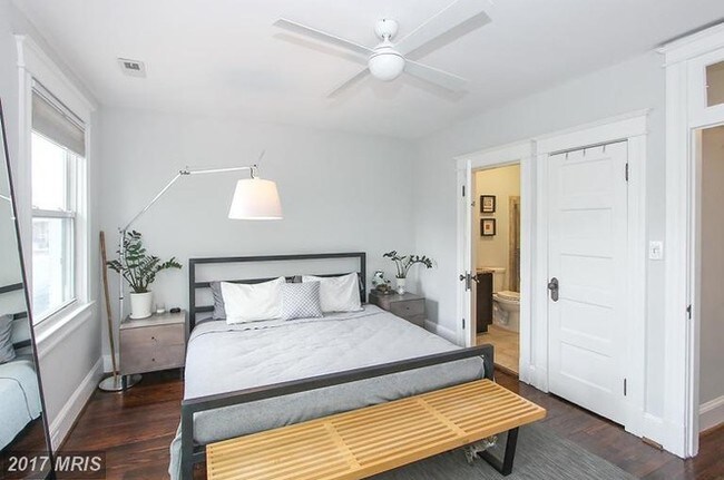 Building Photo - 521 Harvard St NW